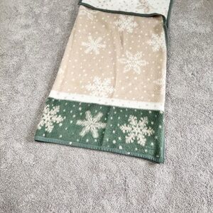 Vtg BIEDERLACK Green Beige Snowflake Cuddle Wrap Blanket Snap Zip Up 52” X 66”